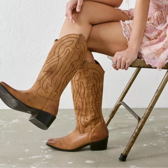 UO Cassidy Western Tan Leather Boot Size 8 Women’s - Picture 4 of 5